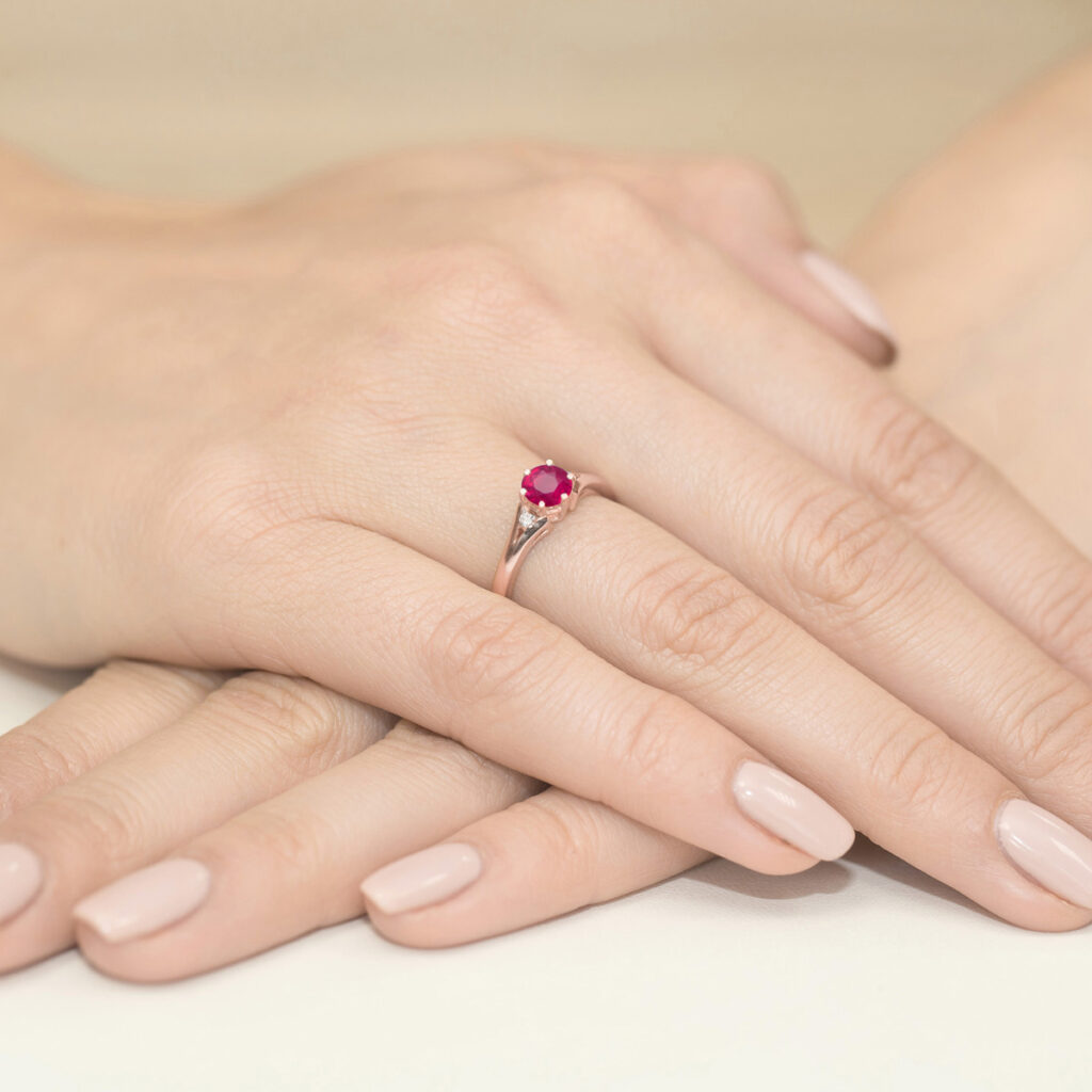 Diamantový prsteň Radiance z ružového zlata s rubínom, 14k