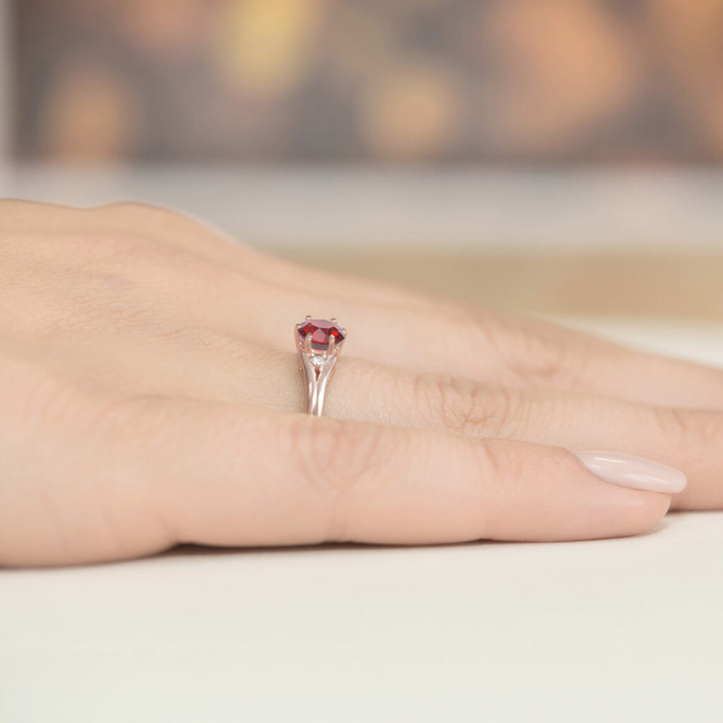 Diamantový prsteň Radiance z ružového zlata s rubínom, 14k